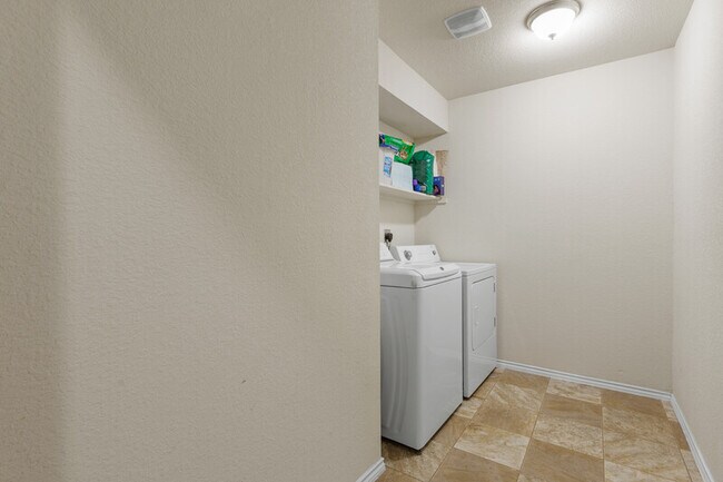 Building Photo - 503 Coby Dr