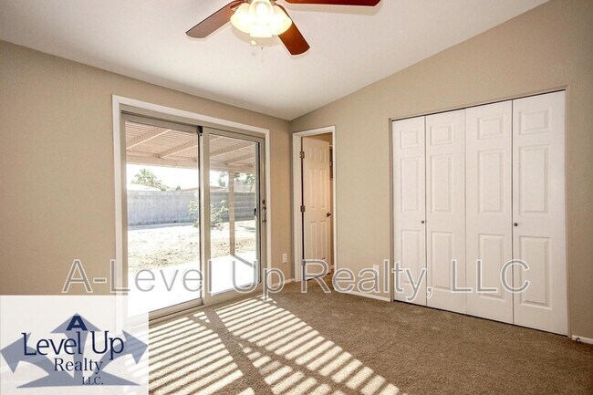 Building Photo - 7532 N Rasmussen Ave