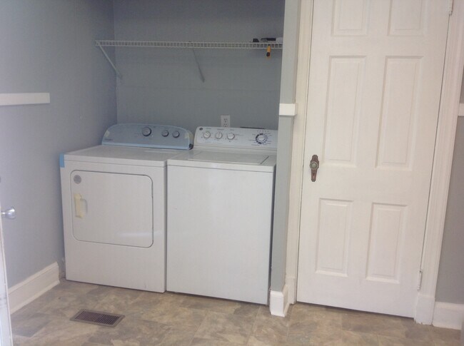 pantry, washer, dryer - 1428 Monterey Ave