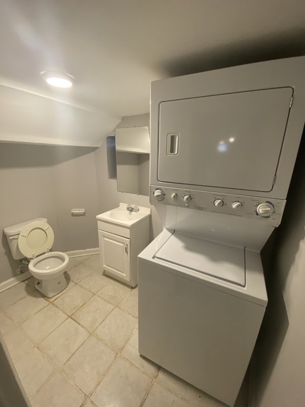 Building Photo - 424 Ilchester Ave