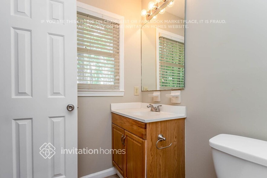 Building Photo - 155 Pilgrim Way