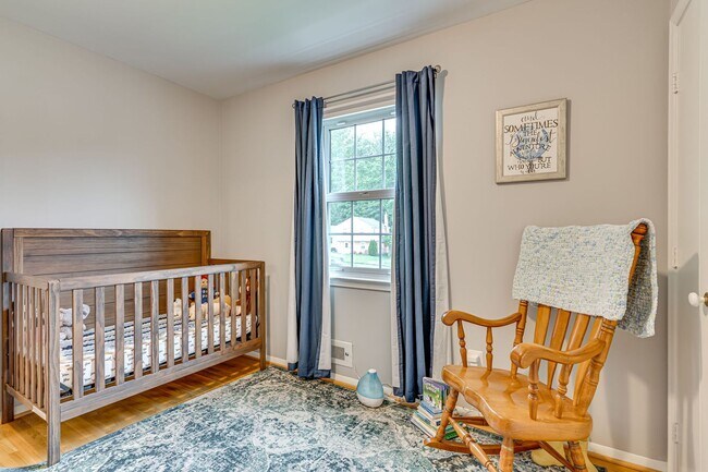 Building Photo - Spacious 4-bedroom home in West Springfield!