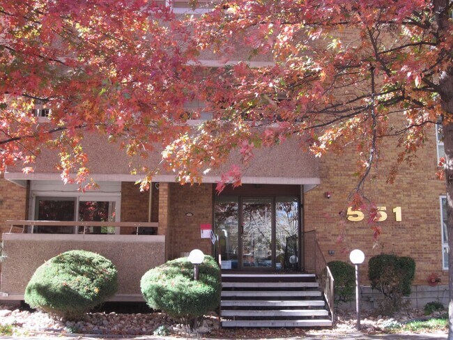 Building Photo - 551 N Pearl St