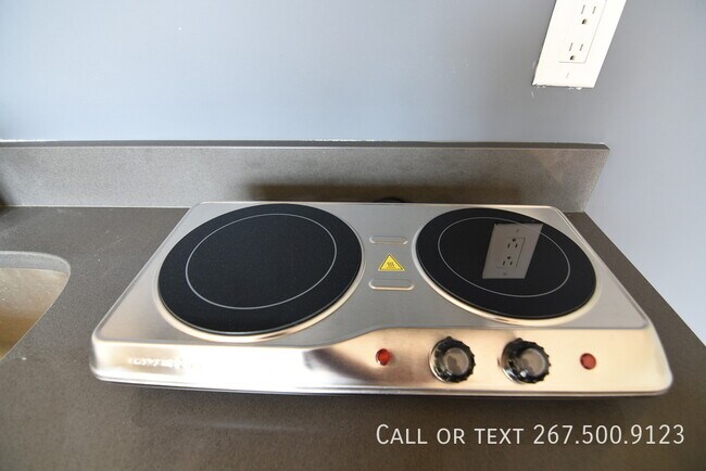 Building Photo - 531 Budd St