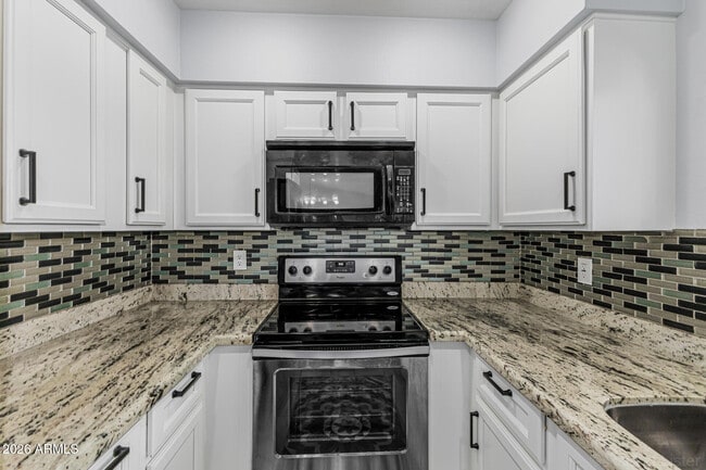 Building Photo - 1005 W Laguna Dr