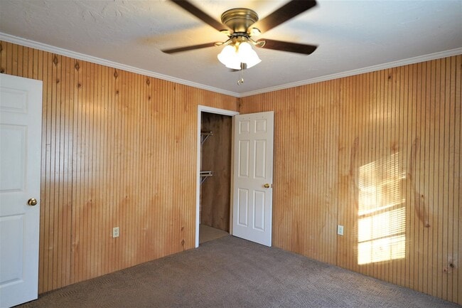 Building Photo - 4 Bed 2 Bath Home in Martin, TN *Remodeled* Fresh Paint & Flooring!