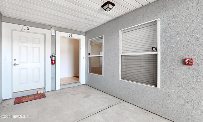 Building Photo - 7060 Deer Lodge Cir