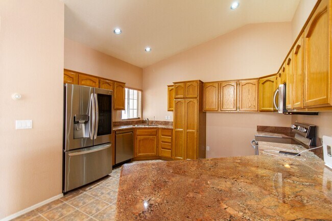 Building Photo - Great Sun Lakes Iron Oaks Location! 55+ co...