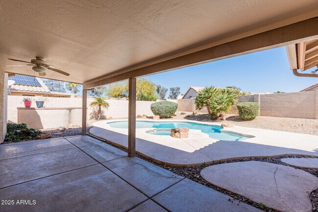 Building Photo - 7910 W Adobe Dr