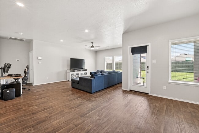 Building Photo - 21500 Rustic Elm Dr
