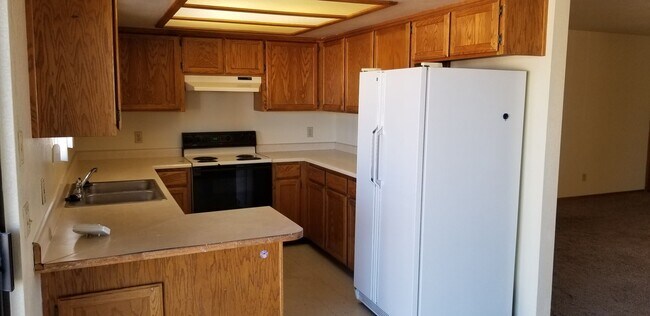 Building Photo - 3181 Sombrero Dr