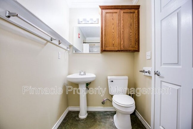 Building Photo - 350 W Ave L