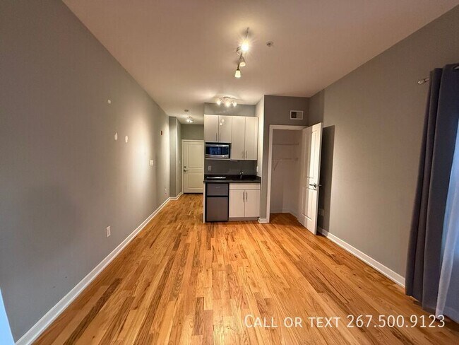 Building Photo - 531 Budd St