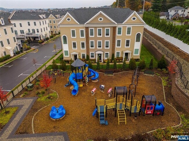 Building Photo - 283 Bradley Dr