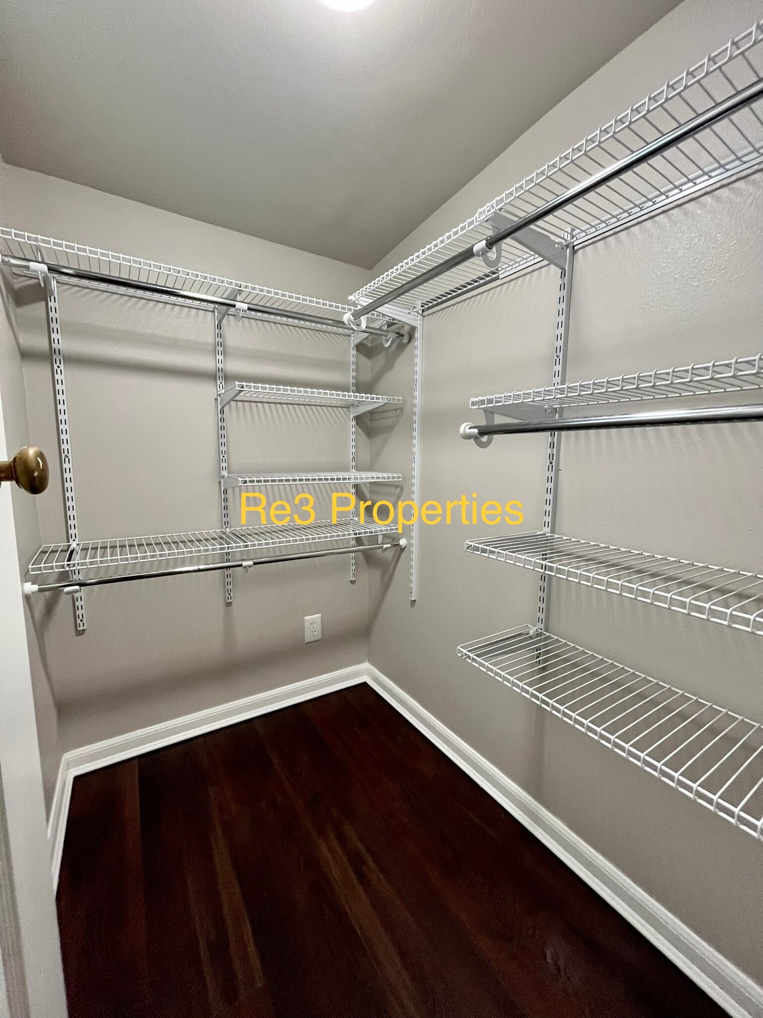 BR1 closet - 1409 W Church St