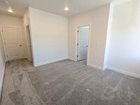 Building Photo - 1561 110