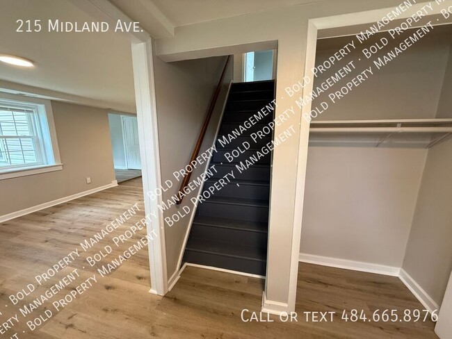 Building Photo - 215 Midland Ave