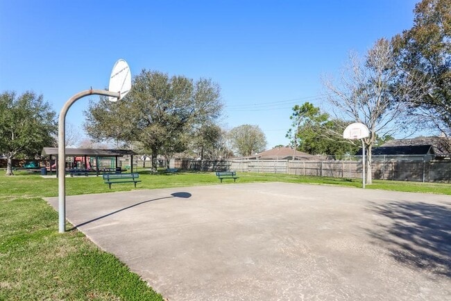 Building Photo - 13911 Cravenridge Dr