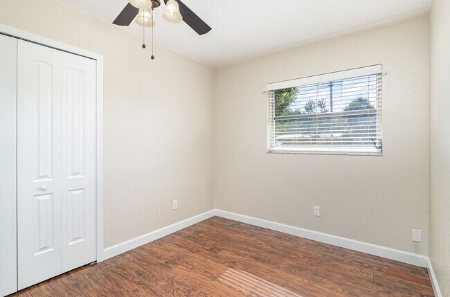 Building Photo - Completely Remodeled 3 Bed 2 Bath 1 Car Ga...