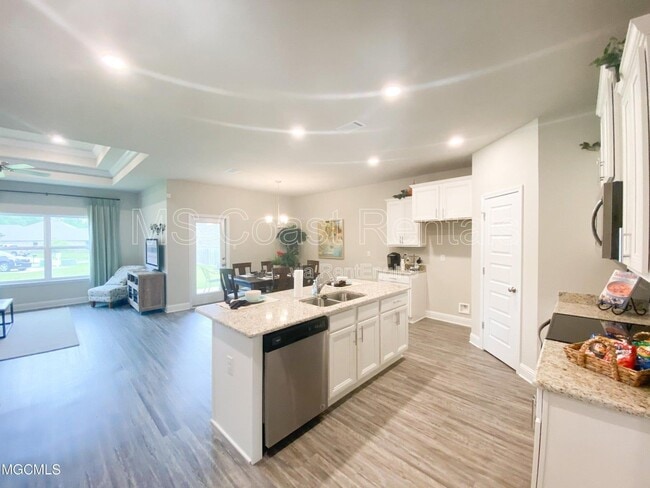 Building Photo - 5504 Leeds Ln