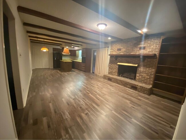 Building Photo - 304 Gardner Rd