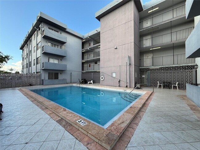 Building Photo - 495 NW 72nd Ave