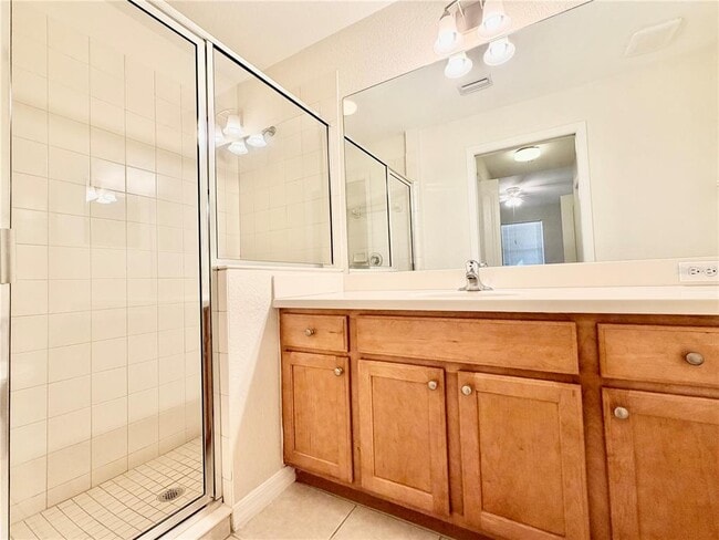 Building Photo - 819 Fairwaycove Ln