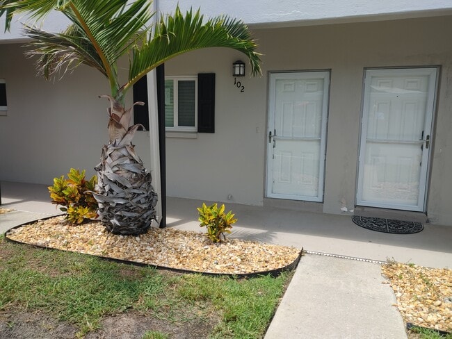 Building Photo - 16 Beach Ln