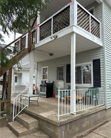 Building Photo - 48 Cowing St