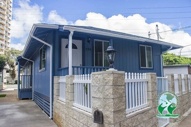 Building Photo - 2483 Kapiolani Blvd