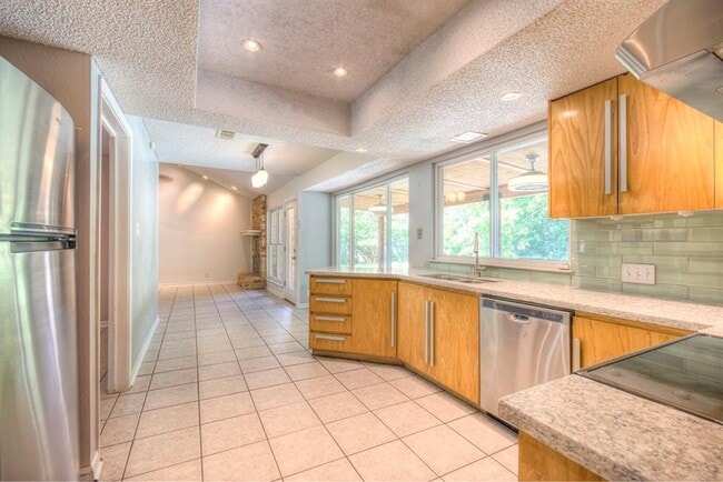 Building Photo - 7000 Greenock St