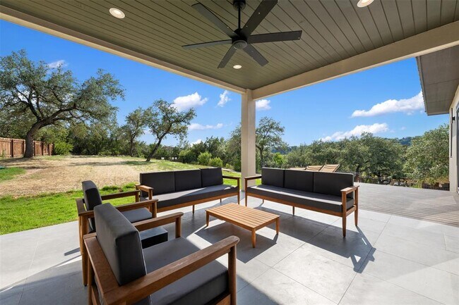 Building Photo - 13701 Montview Dr