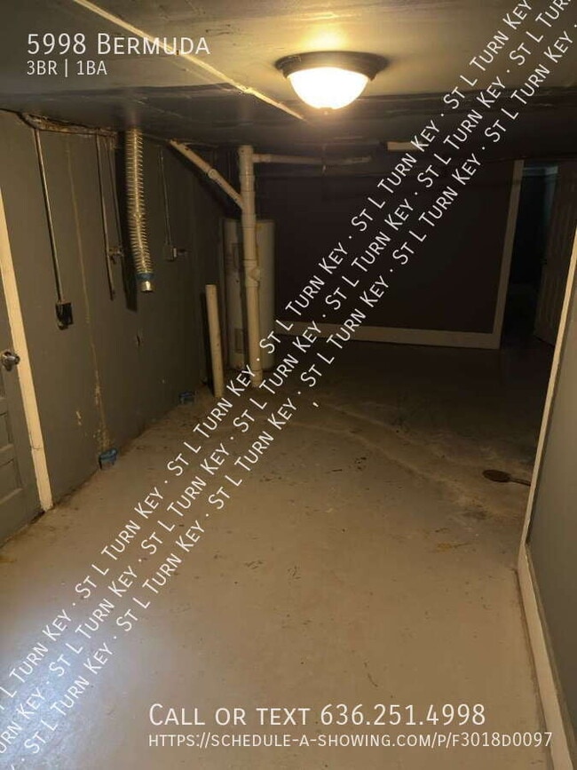 Building Photo - 5998 Bermuda-