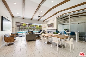 Building Photo - 4384 Paxton Pl