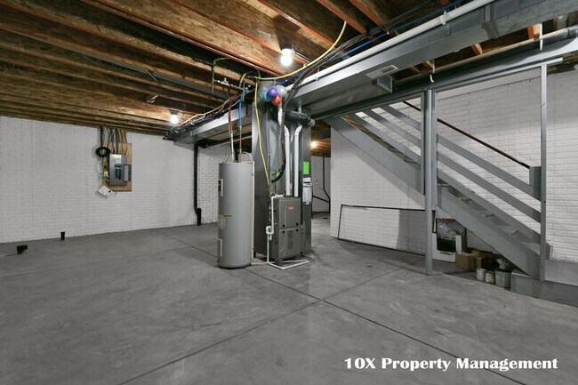 Building Photo - 358 Josaphat Way