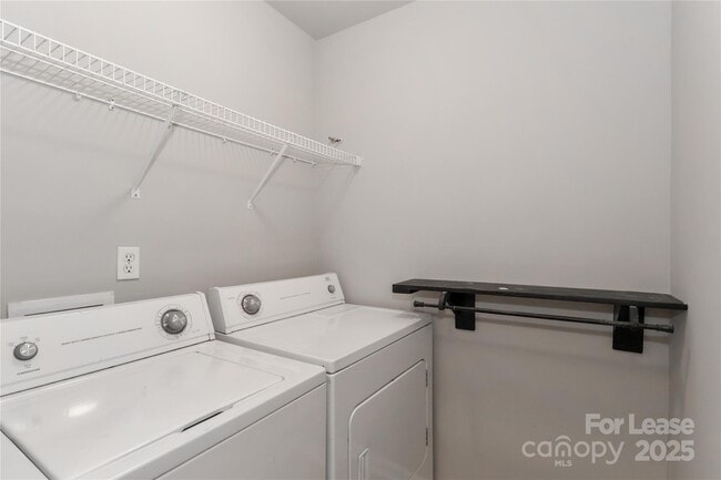 Building Photo - 153 Marakery Rd