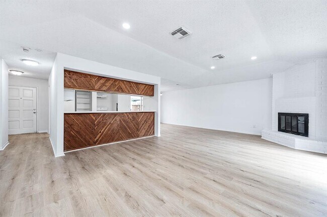 Building Photo - 11554 Chesswood Dr