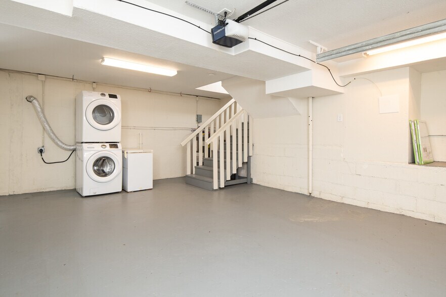 Finished garage, Washer, Dryer and Small chest freezer Included - 2208 Southside Rd
