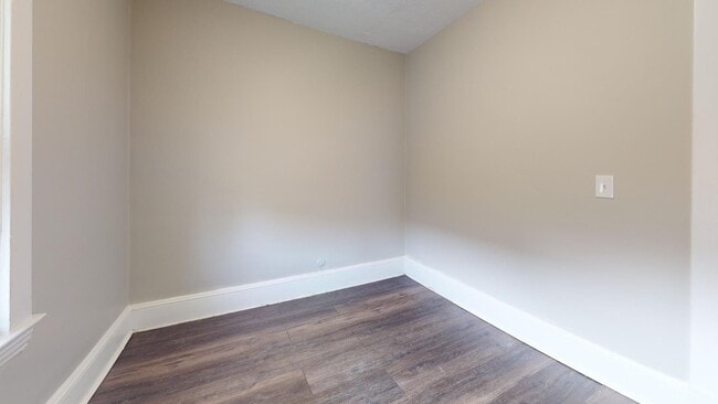 Building Photo - 5 bedroom/1 bath, Old Brooklyn