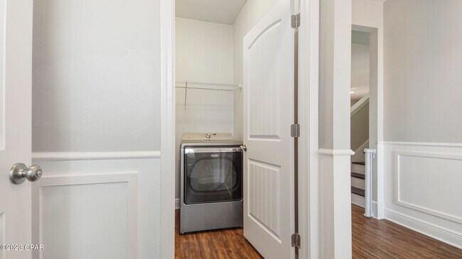 Building Photo - 310 Confidence Wy