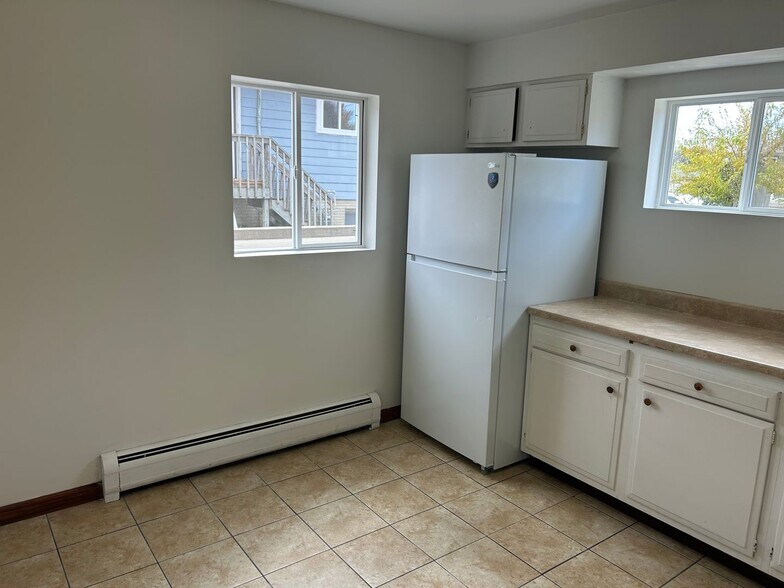 Building Photo - 417 S Highland Ave