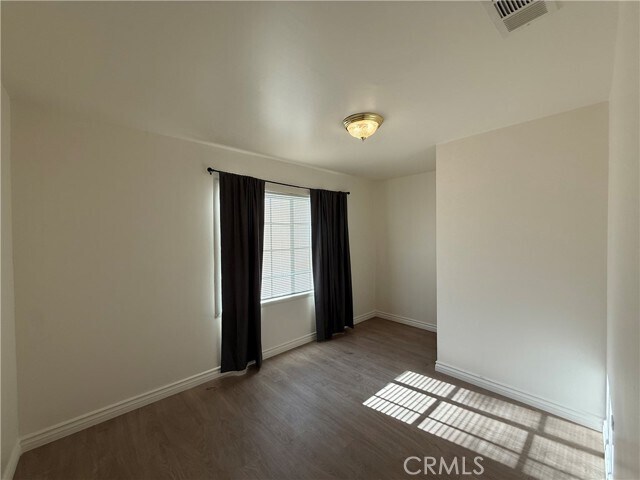 Building Photo - 7045 Lindley Ave