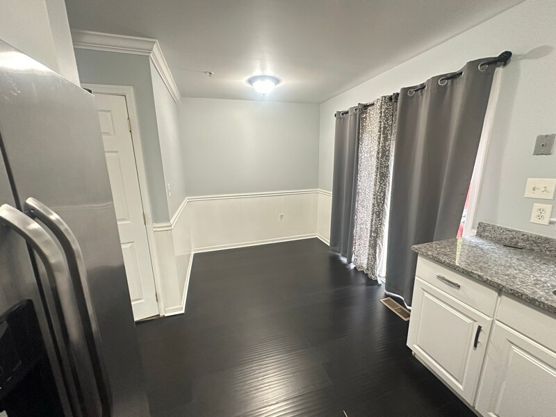 Building Photo - 814 Hr Dr SE