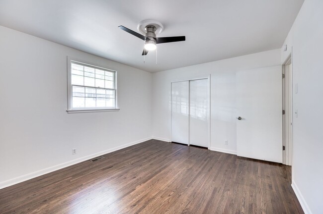 Building Photo - Amazing price for a rental in this area!