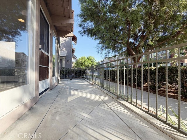 Building Photo - 274 Tustin Field Dr