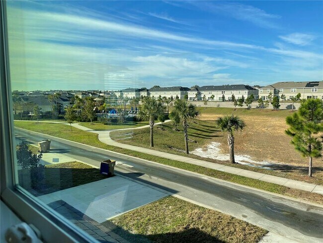 Building Photo - 718 Overpool Ave