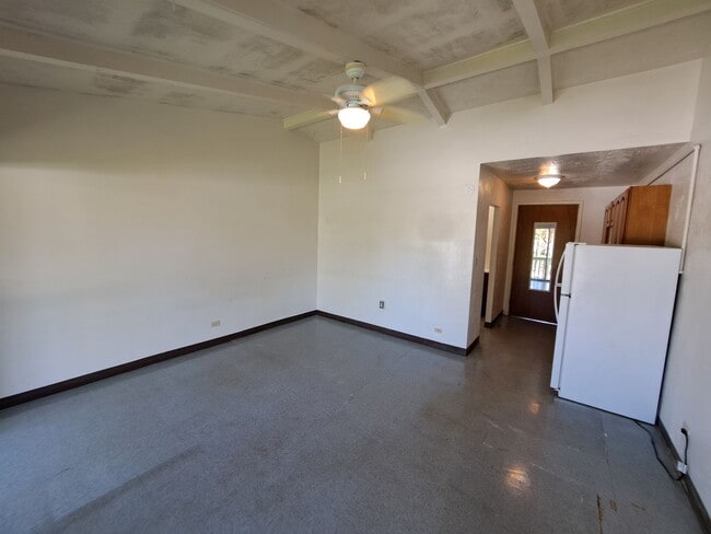 Building Photo - Large Studio w/Lanai