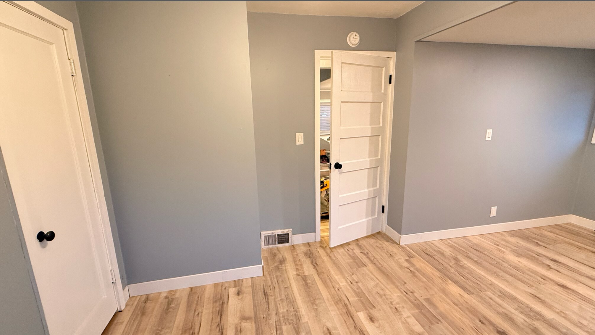 Building Photo - 1069 N 1st St