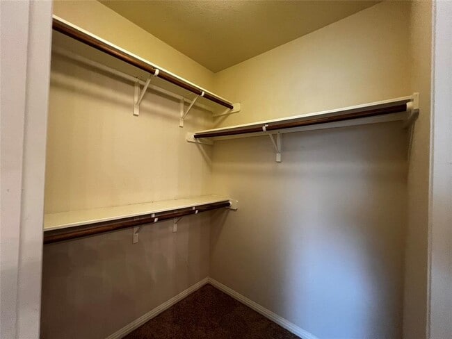 Building Photo - 2708 Cottonwood Shores Dr