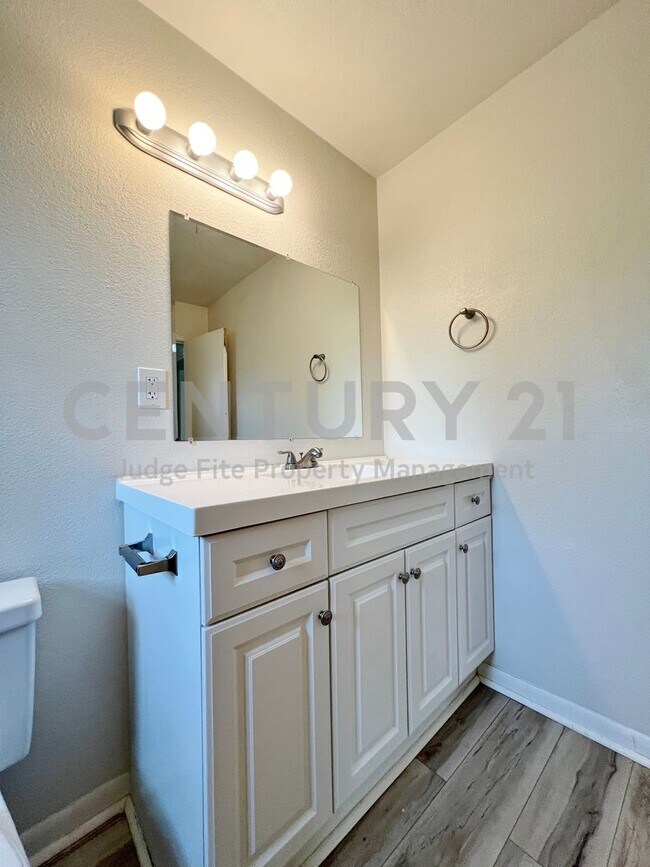 Building Photo - Spacious 2-Story 4/2/2 in Ft. Worth For Rent!